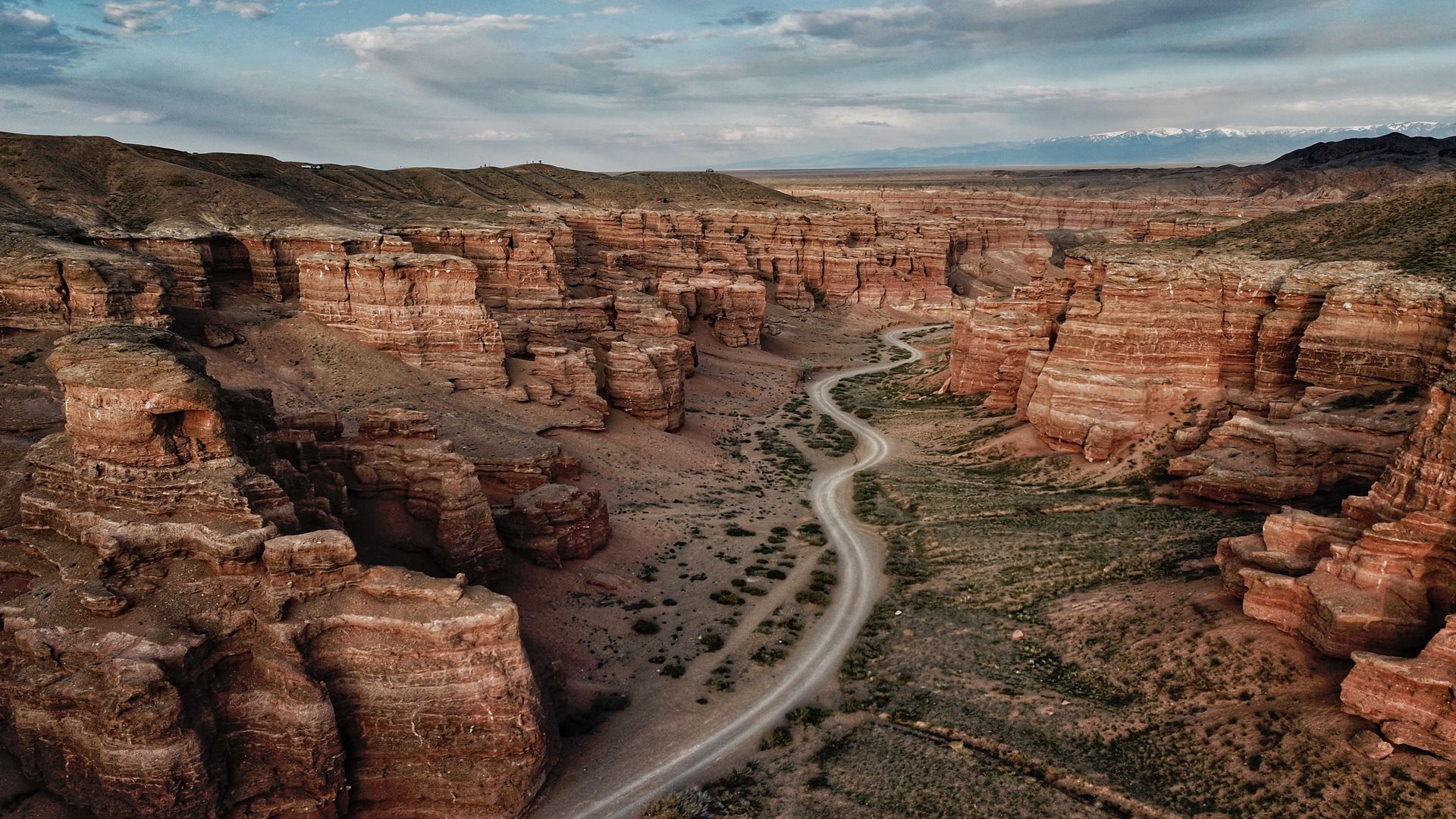 Charyn Canyon Day Tour gallery 1